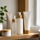 Purito avis sur les soins du visage pour peaux sensibles posés sur une étagère